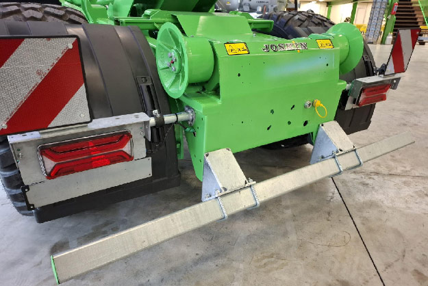 CARGO-LIFT - Iluminación LED completa, parachoques según las normas CE y enganche trasero opcional