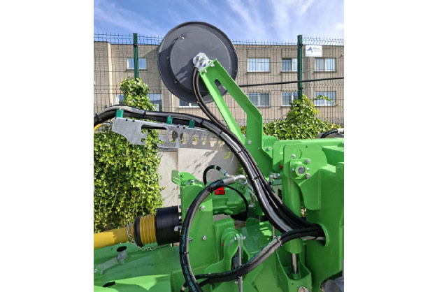 CARGO-LIFT - Tomas hidráulicas en el brazo con enrollador en la parte delantera