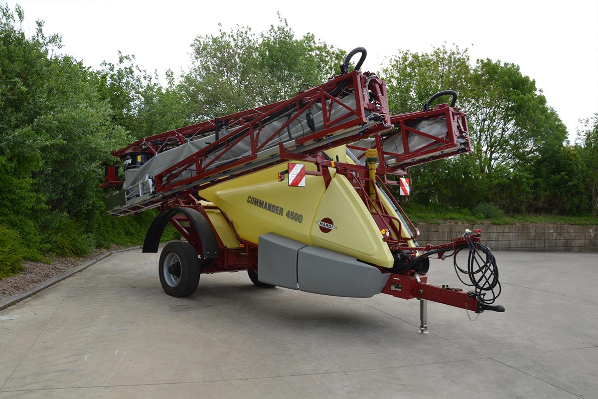 Hardi COMMANDER Twin Force 4500 l - 27 m Hardi COMMANDER Twin Force 4500 l - 27 m