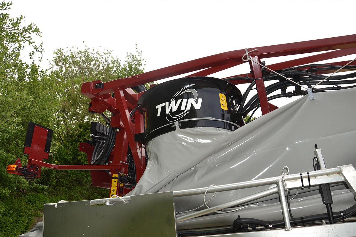 Hardi COMMANDER Twin Force 4500 l - 27 m Hardi COMMANDER Twin Force 4500 l - 27 m