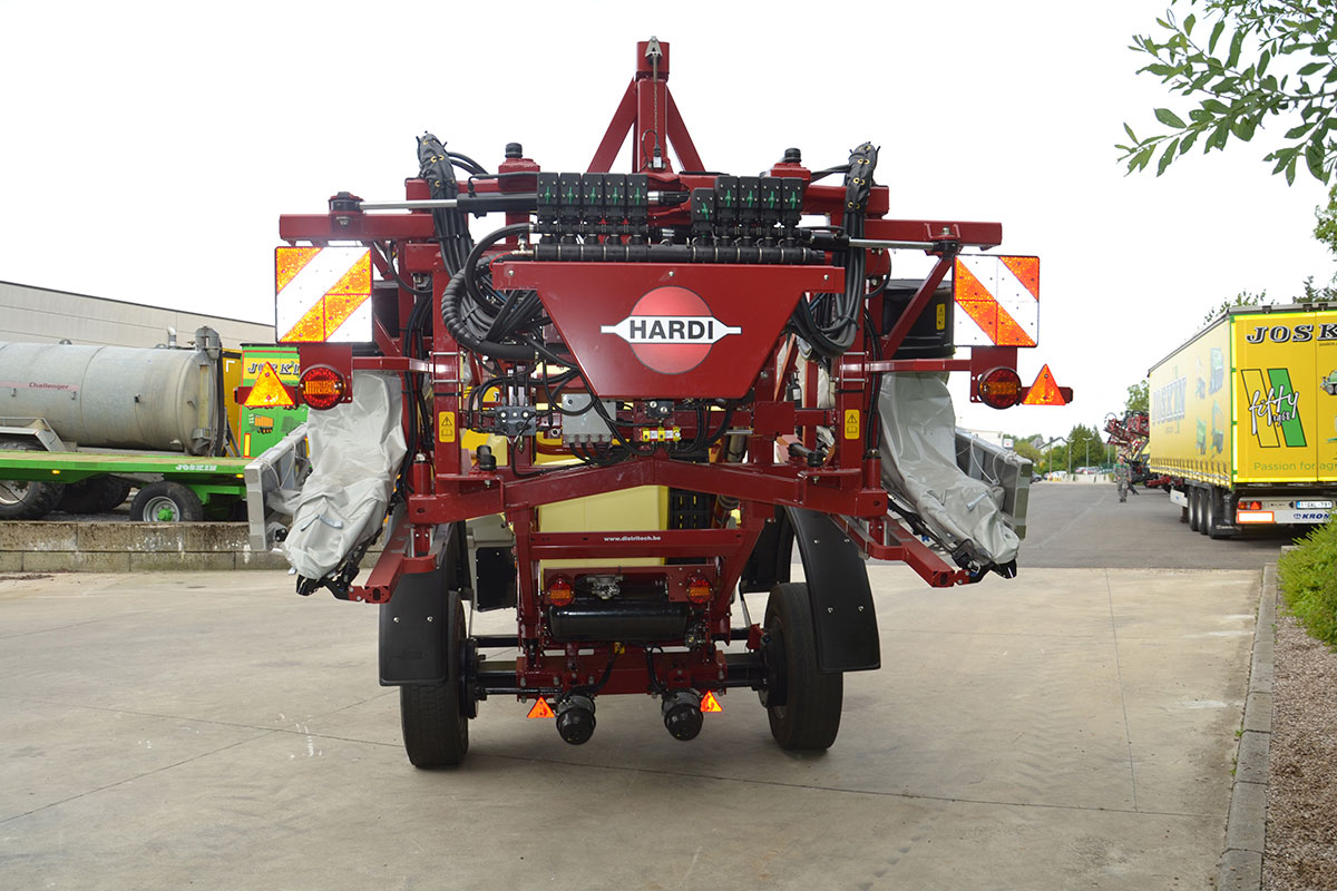 Hardi COMMANDER Twin Force 4500 l - 27 m Hardi COMMANDER Twin Force 4500 l - 27 m