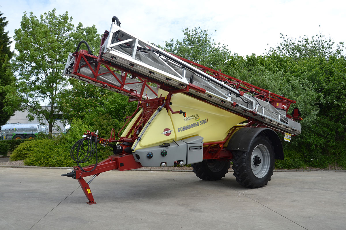 Hardi COMMANDER Twin Force 5500 l - 33 m Hardi COMMANDER Twin Force 5500 l - 33 m