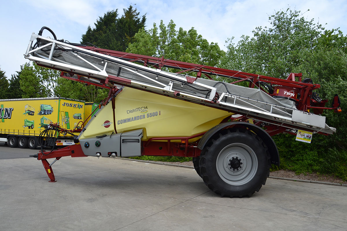 Hardi COMMANDER Twin Force 5500 l - 33 m Hardi COMMANDER Twin Force 5500 l - 33 m