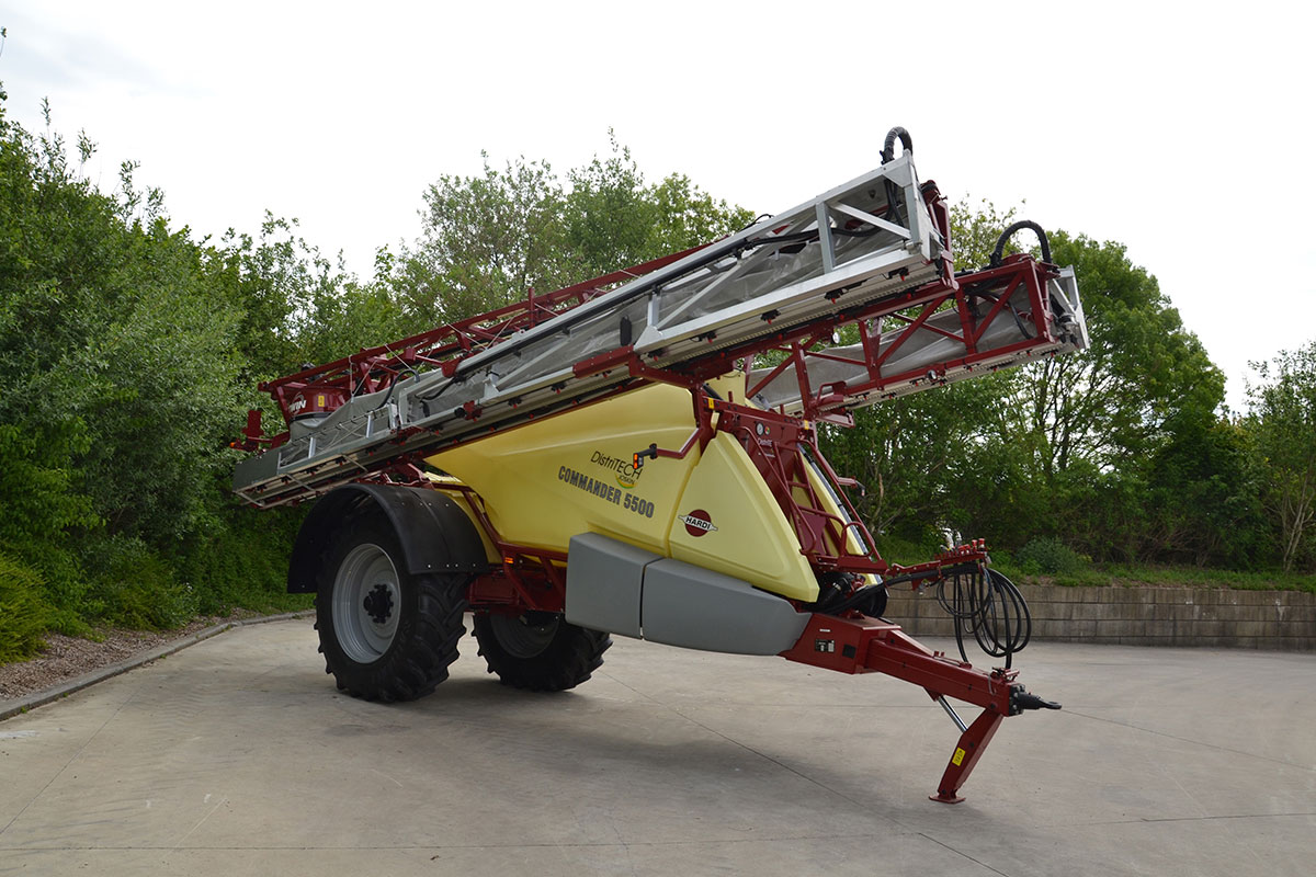 Hardi COMMANDER Twin Force 5500 l - 33 m Hardi COMMANDER Twin Force 5500 l - 33 m