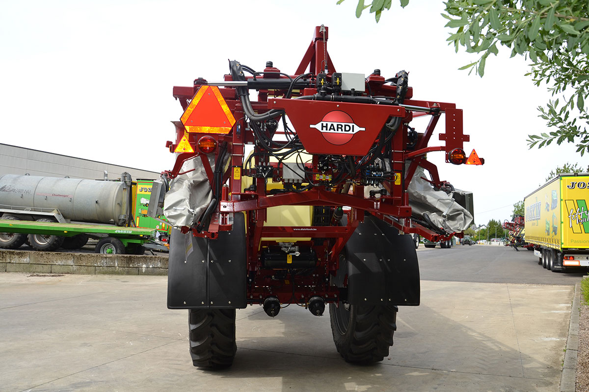 Hardi COMMANDER Twin Force 5500 l - 33 m Hardi COMMANDER Twin Force 5500 l - 33 m
