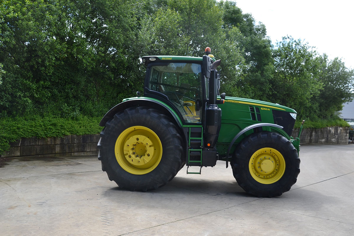 John Deere 6250R