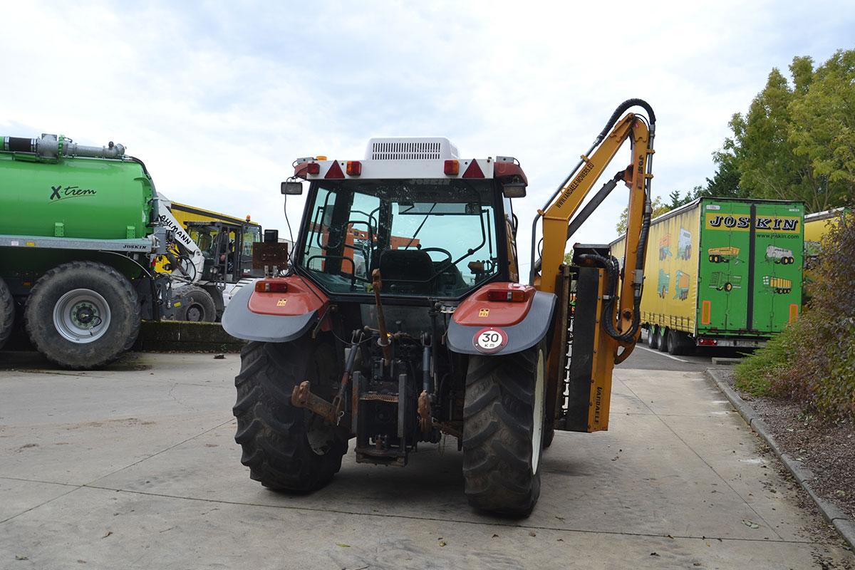 New Holland TL90