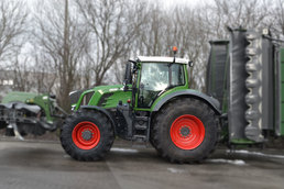 Fendt 828  
