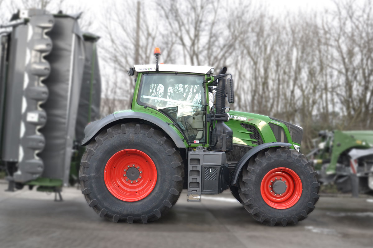 Fendt 828  