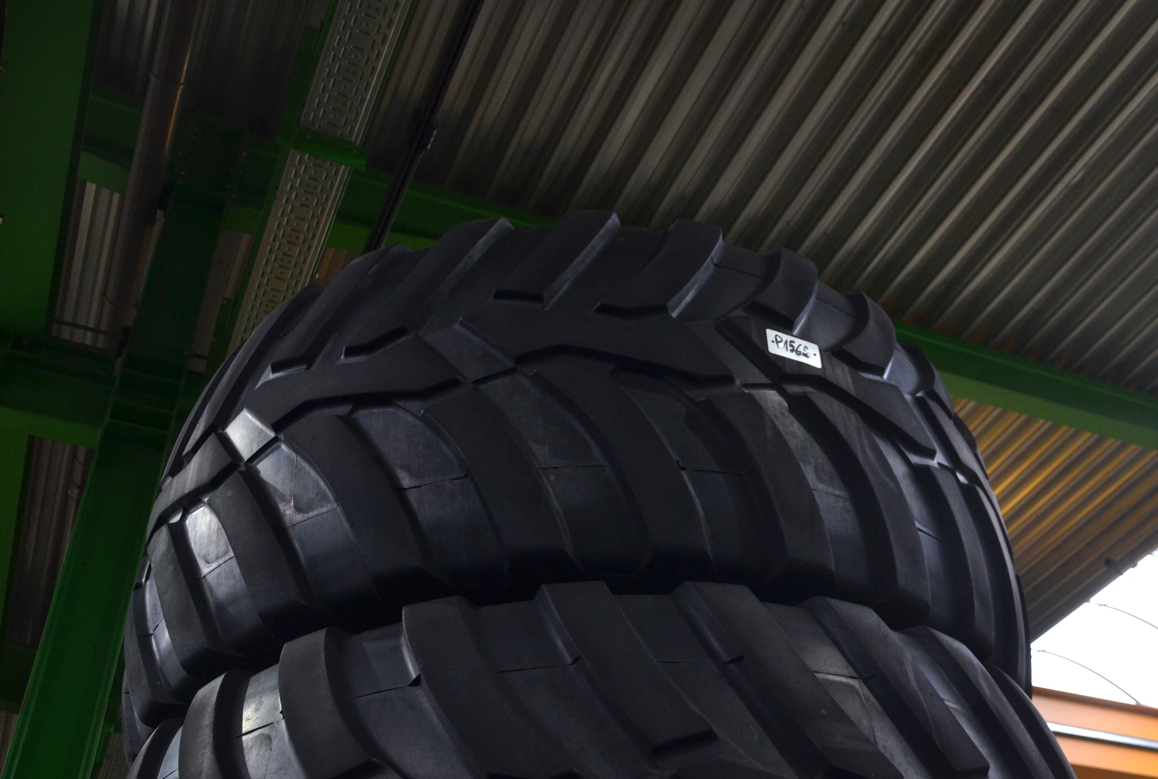 Vredestein 800/60R32