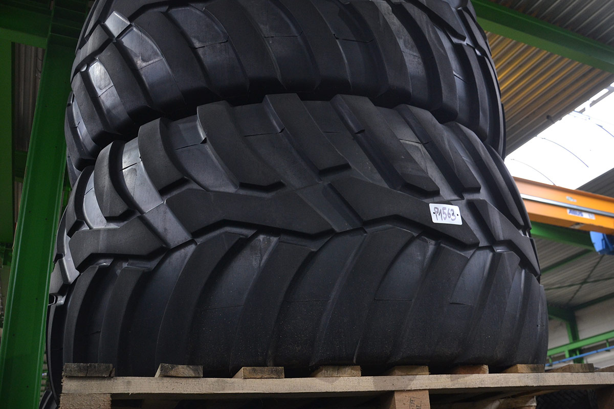 Vredestein 800/60R32