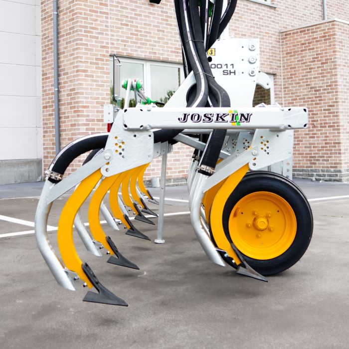 Yalangoch rus ayollarining foto toplami. Qizlar internetda emishni organadilar